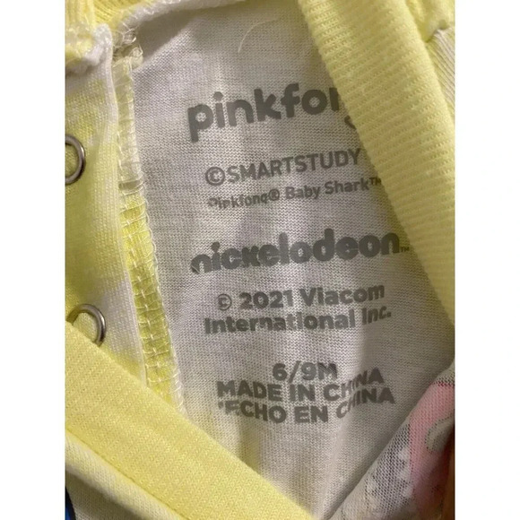 BABY SHARK 2 PIECE 6/9 MONTHS NEW - Picture 9 of 9